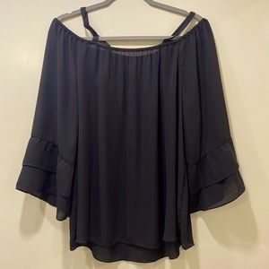 Sioni “cold shoulder” black 3/4 sleeve shirt Size L